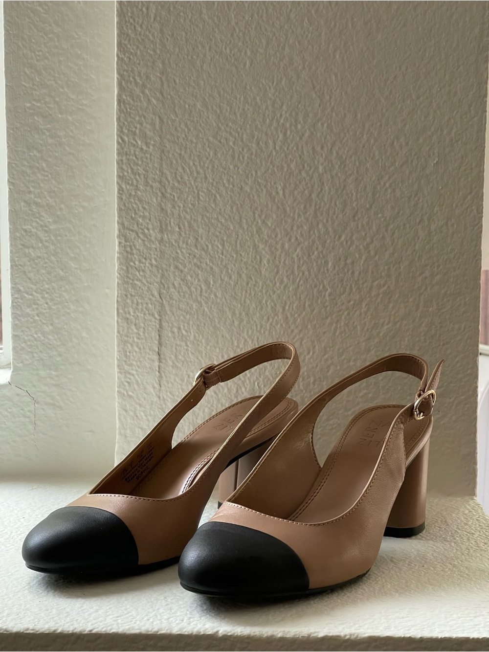 Naturalizer Sophie Nude and Black Slingback Block Heel Pumps size 7.5M